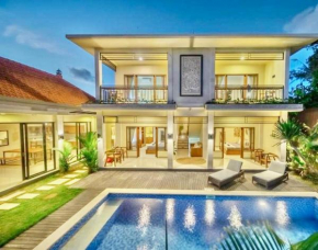 Villa Kumaru: NEW 4BR oasis in the heart of Berawa